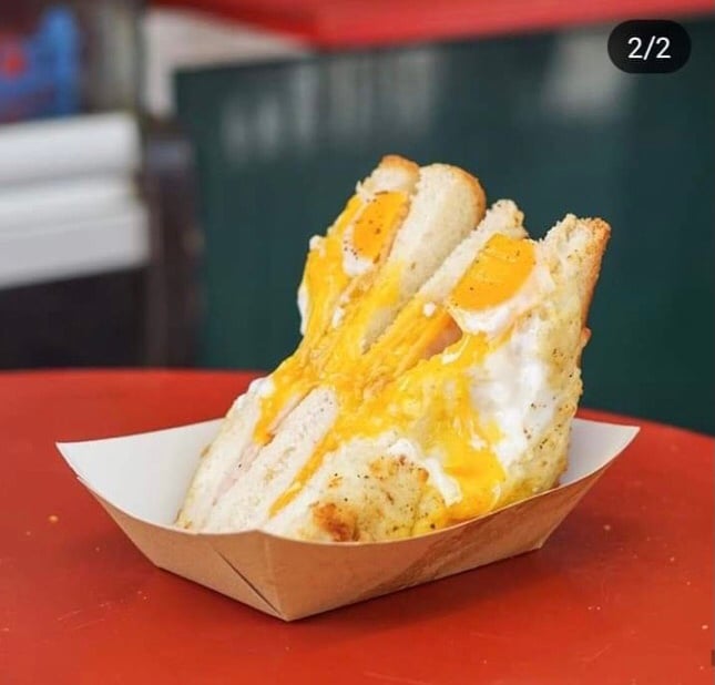 La Caravane « Baraque à Frites » aux Puces de Vanves 1